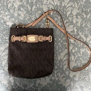 Micheal kors cross body bag